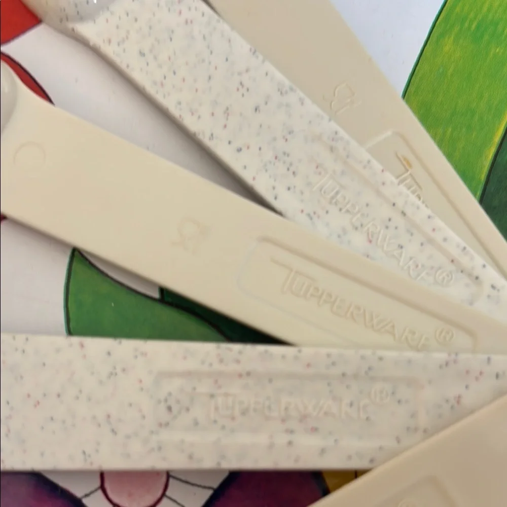 Tupperware Measuring Spoons - Picture 3 of 4